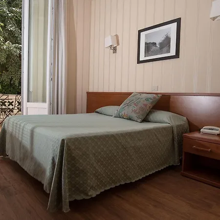 玫瑰别墅酒店 酒店