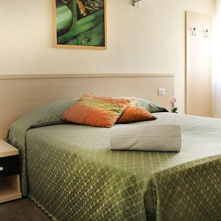 Delle Rose Отель