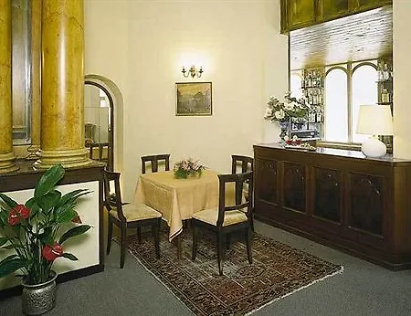 Delle Rose מלון 3*