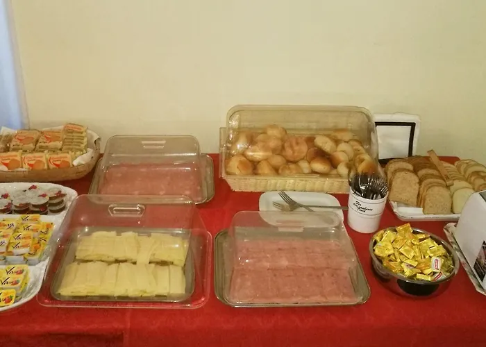 酒店 玫瑰别墅酒店 3*